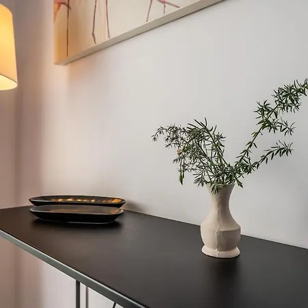 アパート New Spacious Townhouse In *