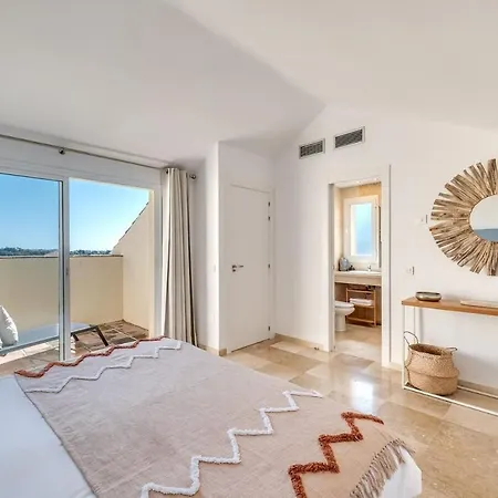 New Spacious Townhouse In アパート *