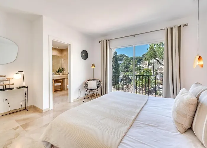 New Spacious Townhouse In アパート マルベーリャ