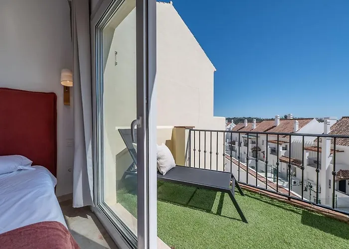 New Spacious Townhouse In アパート