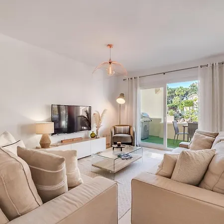 Apartment New Spacious Townhouse In